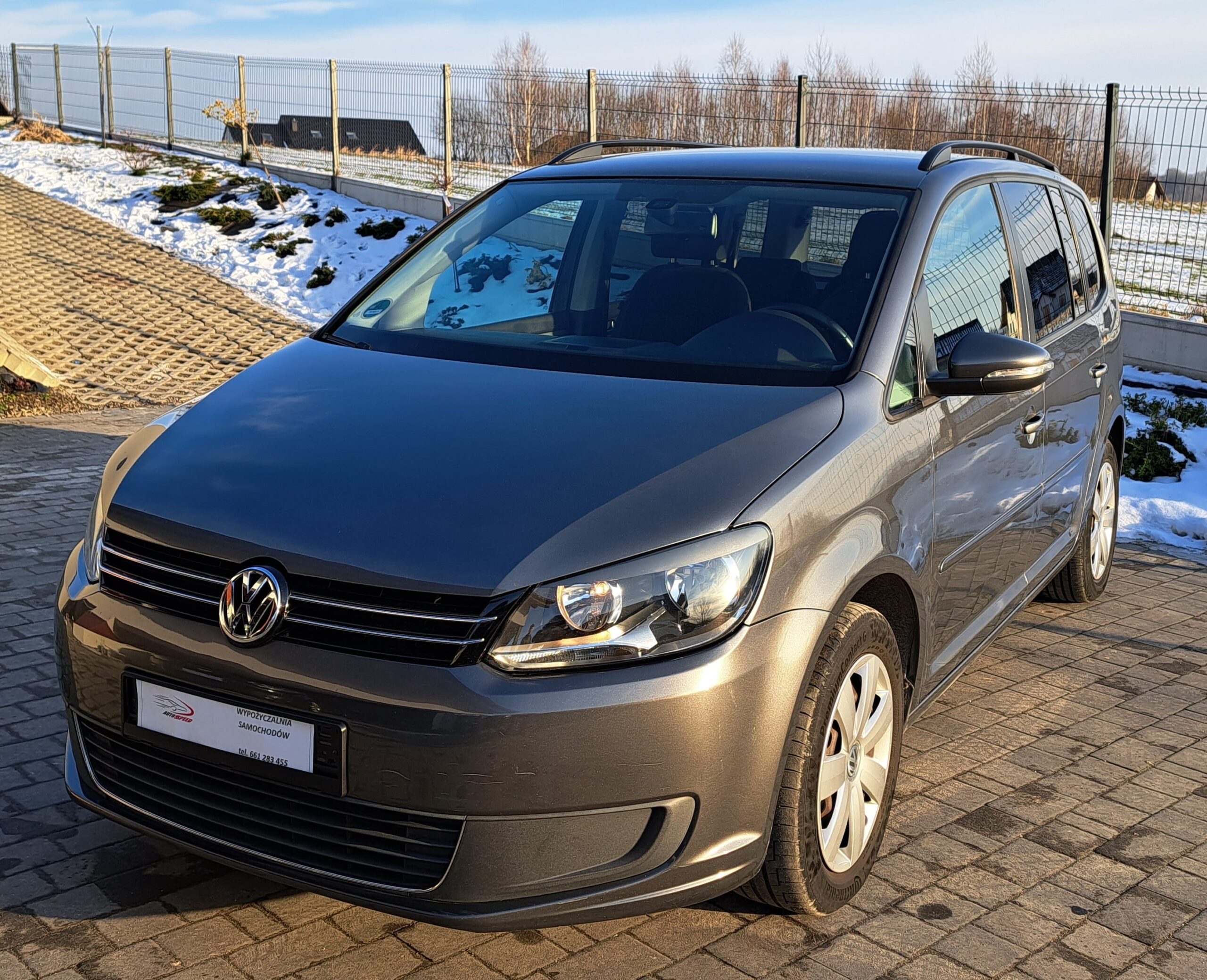 Volkswagen Touran 1